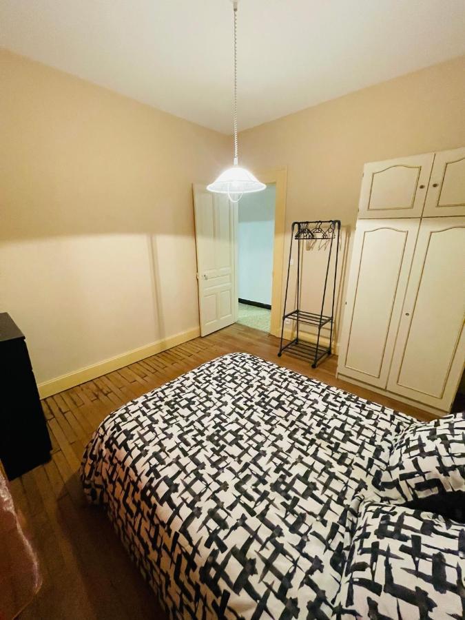 Appartement Proche De La Ville Et Du Parc Du Truchet Saint-Claude Luaran gambar