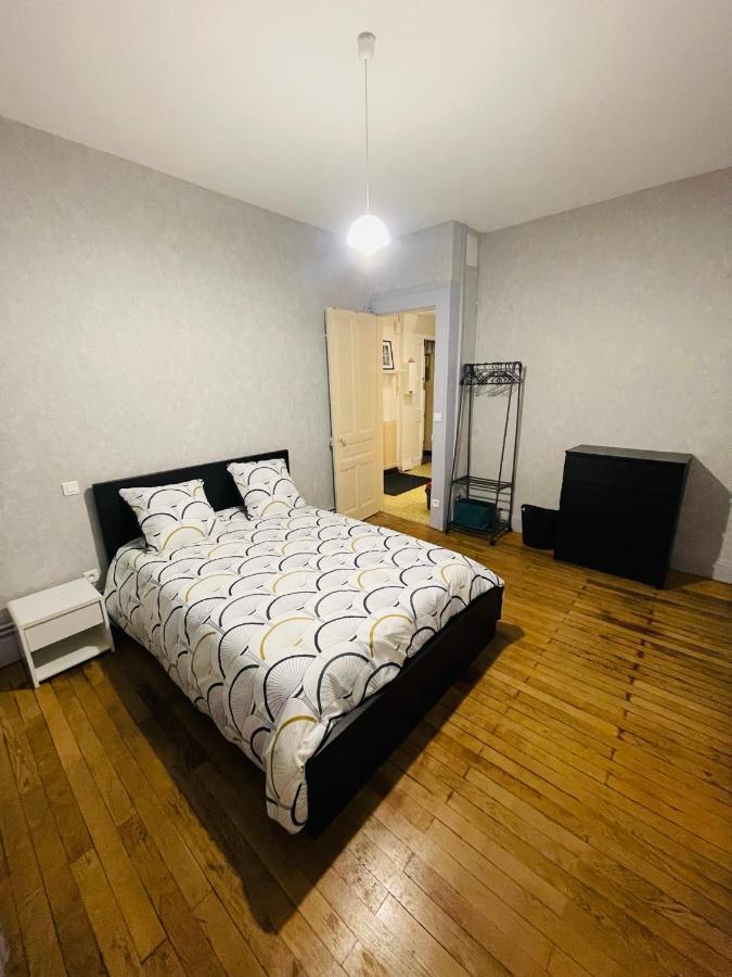 Appartement Proche De La Ville Et Du Parc Du Truchet Saint-Claude Luaran gambar