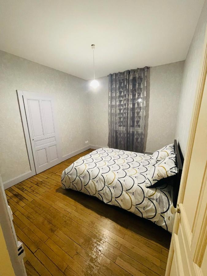 Appartement Proche De La Ville Et Du Parc Du Truchet Saint-Claude Luaran gambar